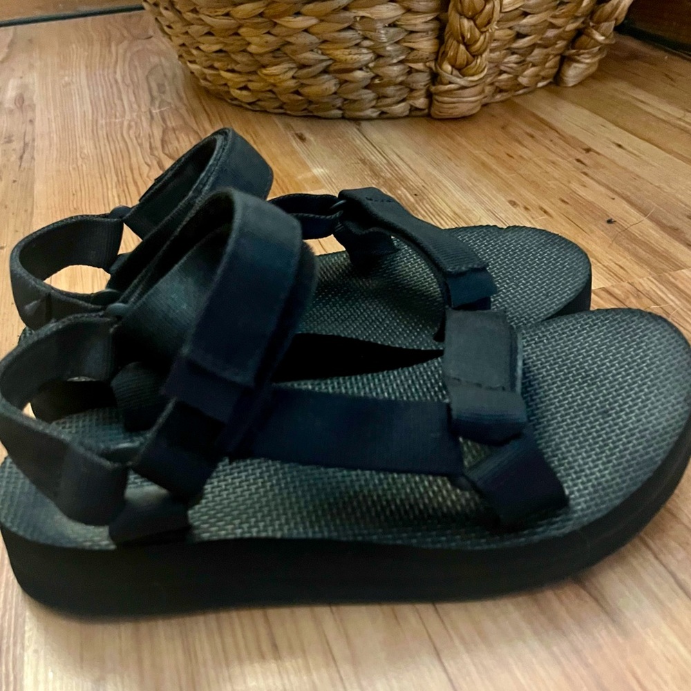 Teva Midform Universal platform sandal